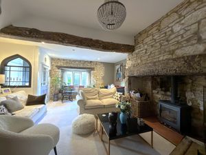 Lounge- click for photo gallery